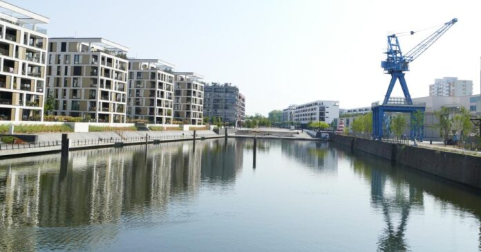 Hafenbecken in Offenbach (Quelle: Stadt Offenbach/Andrea Ehrig)