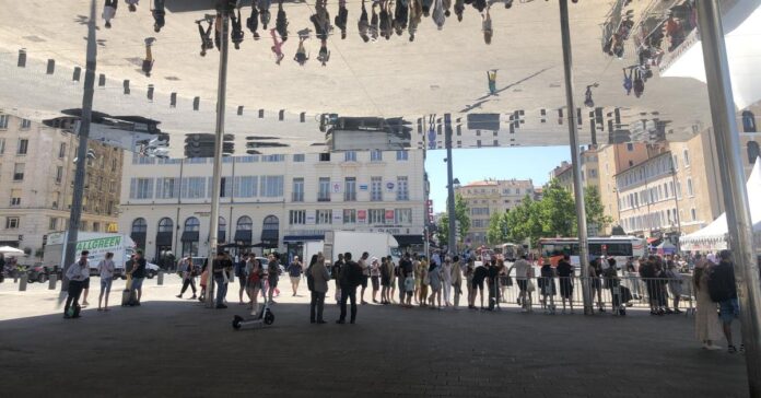 Innenstadt, öffentlicher Platz in Marseille (Quelle: Difu/Sybille Wenke-Thiem)