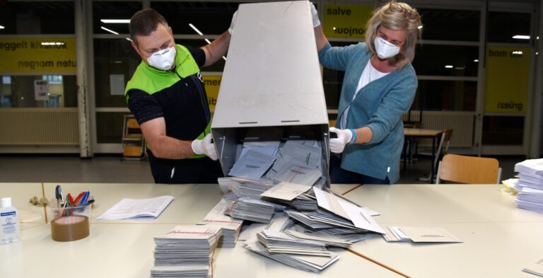 Wahlhelfer (Quelle: Stadt Augsburg/Ruth Plössel)