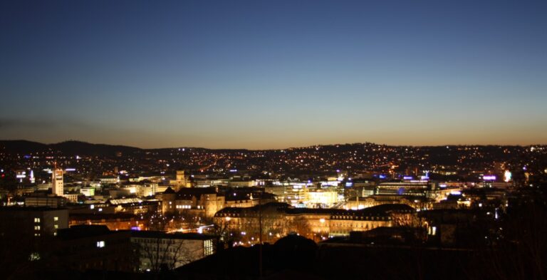 Stuttgart bei Nacht (Quelle: Landeshauptstadt Stuttgart)