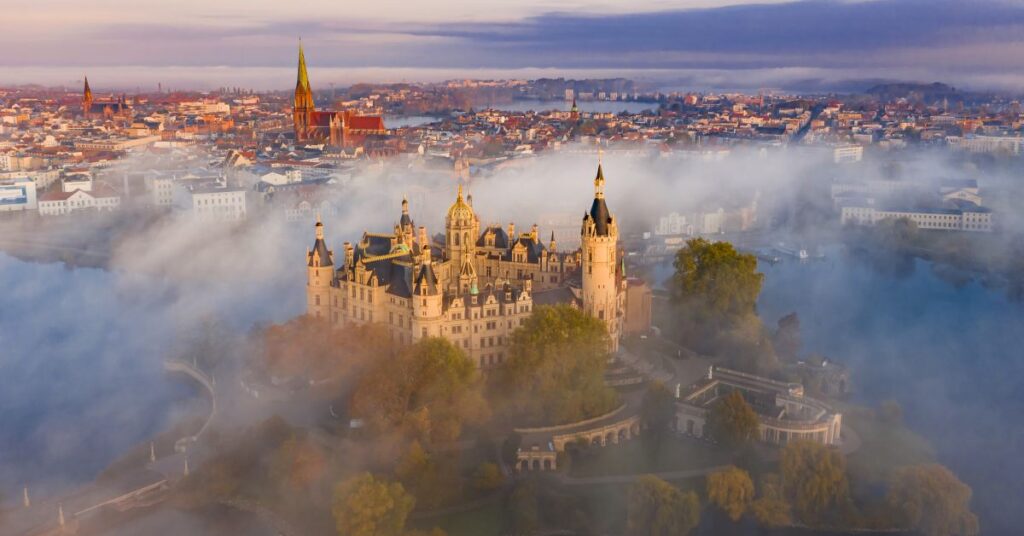 „Pyramiden, Taj Mahal, Schwerin“