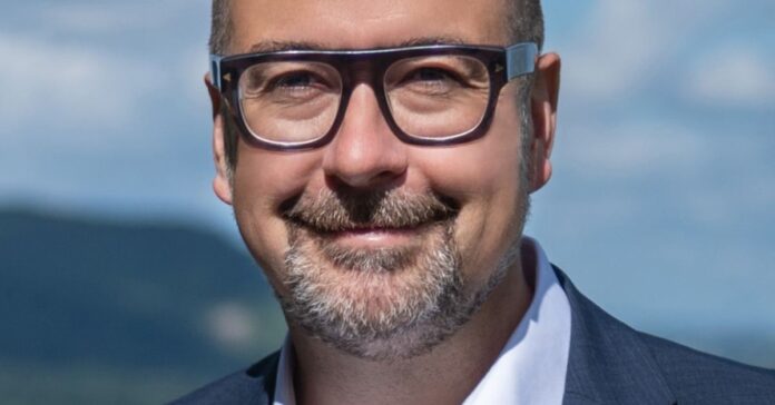 Bleibt Oberbürgermeister von Weinstadt: Michael Scharmann. (Quelle: Stadt Weinstadt/Angelika Beck)