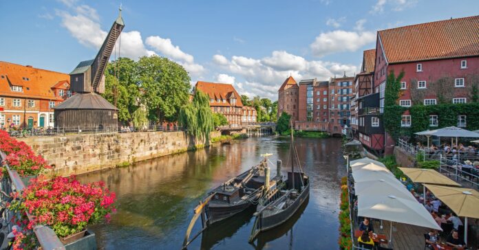 Lüneburg bewahrt Nachhaltigkeit in historischen Strukturen. (Quelle: nordenfan - stock.adobe.com)