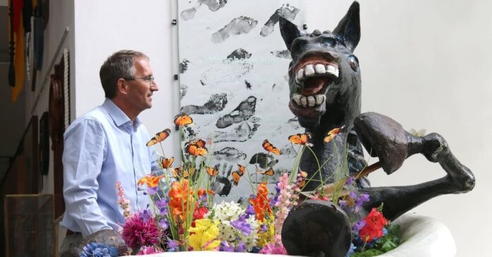 Sebastian Frei mit Rappoldi, dem Maskottchen der Bundesgartenschau (Quelle: privat)